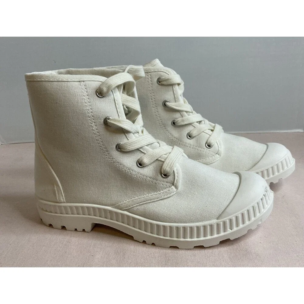 NWT Women's SO Dragonfruit Ankle Boots White Size 9.5 Med